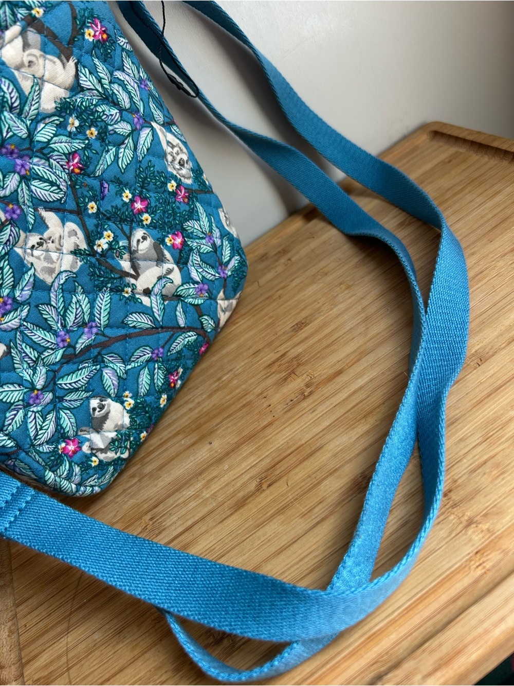 Vera Bradley Hanging Around Sloth Crossbody Bag Blue Floral Quilted Retired - Picture 10 of 10